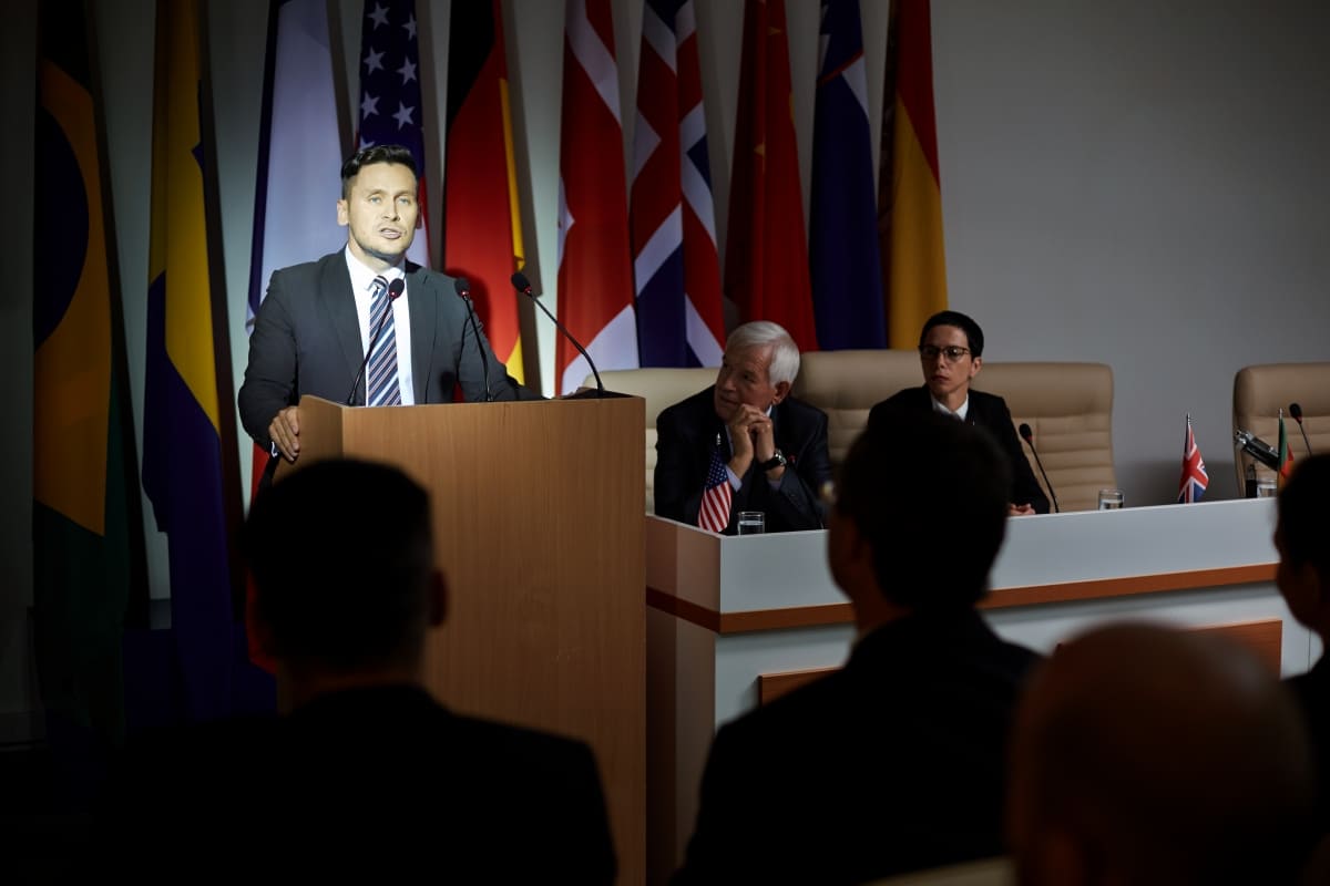 Konferensi Pers